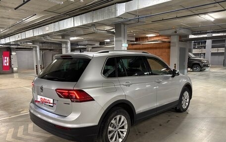 Volkswagen Tiguan II, 2018 год, 2 999 999 рублей, 5 фотография
