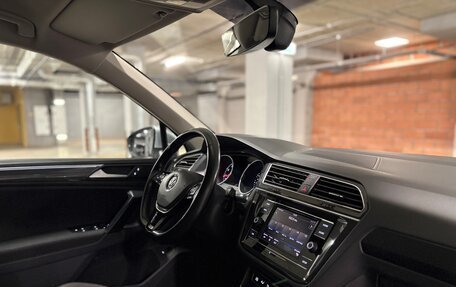 Volkswagen Tiguan II, 2018 год, 2 999 999 рублей, 16 фотография