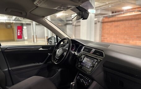 Volkswagen Tiguan II, 2018 год, 2 999 999 рублей, 14 фотография
