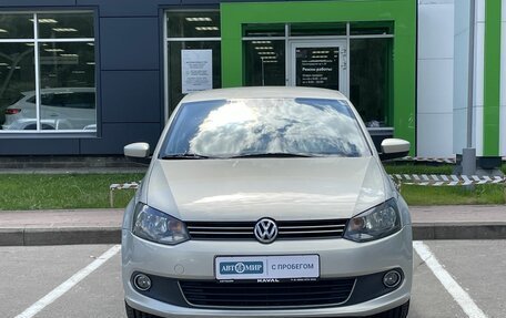 Volkswagen Polo VI (EU Market), 2012 год, 800 000 рублей, 2 фотография