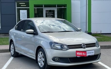 Volkswagen Polo VI (EU Market), 2012 год, 800 000 рублей, 3 фотография