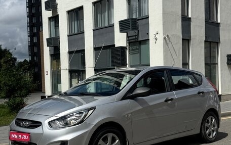 Hyundai Solaris II рестайлинг, 2011 год, 780 000 рублей, 1 фотография
