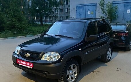 Chevrolet Niva I рестайлинг, 2011 год, 580 000 рублей, 5 фотография