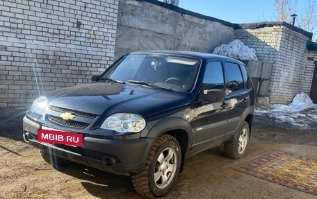 Chevrolet Niva I рестайлинг, 2011 год, 580 000 рублей, 4 фотография
