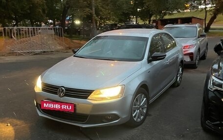 Volkswagen Jetta VI, 2013 год, 950 000 рублей, 6 фотография