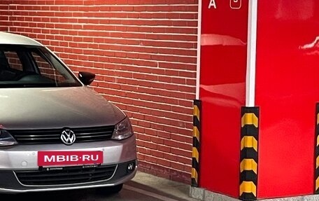 Volkswagen Jetta VI, 2013 год, 950 000 рублей, 4 фотография