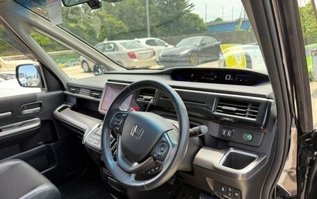 Honda Stepwgn IV, 2021 год, 1 760 000 рублей, 6 фотография
