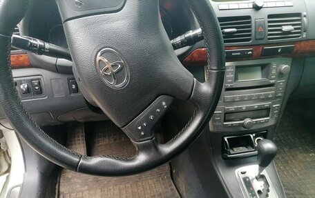 Toyota Avensis III рестайлинг, 2005 год, 650 000 рублей, 5 фотография