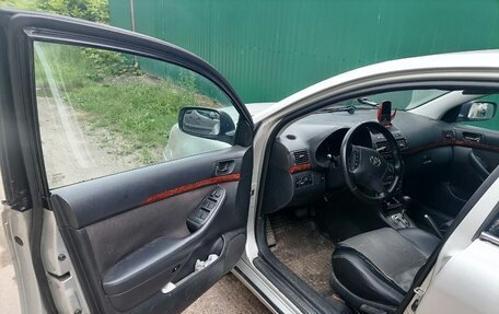 Toyota Avensis III рестайлинг, 2005 год, 650 000 рублей, 7 фотография
