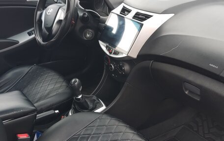 Hyundai Solaris II рестайлинг, 2013 год, 399 000 рублей, 7 фотография