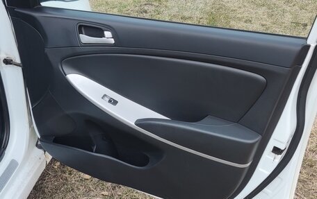 Hyundai Solaris II рестайлинг, 2013 год, 399 000 рублей, 11 фотография