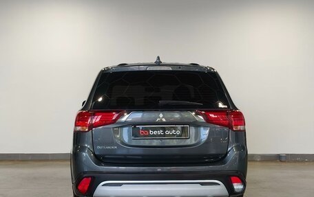 Mitsubishi Outlander III рестайлинг 3, 2021 год, 2 490 000 рублей, 8 фотография