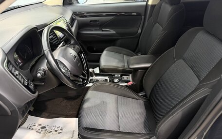 Mitsubishi Outlander III рестайлинг 3, 2021 год, 2 490 000 рублей, 11 фотография