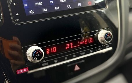 Mitsubishi Outlander III рестайлинг 3, 2021 год, 2 490 000 рублей, 17 фотография