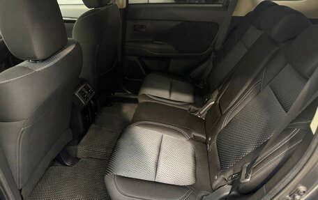 Mitsubishi Outlander III рестайлинг 3, 2021 год, 2 490 000 рублей, 24 фотография