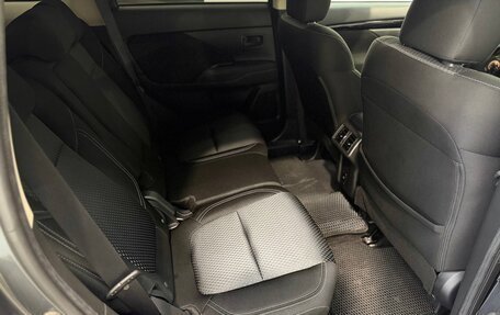 Mitsubishi Outlander III рестайлинг 3, 2021 год, 2 490 000 рублей, 26 фотография