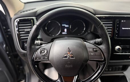 Mitsubishi Outlander III рестайлинг 3, 2021 год, 2 490 000 рублей, 21 фотография