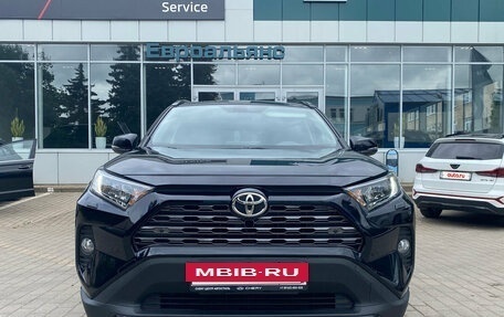 Toyota RAV4, 2021 год, 3 700 000 рублей, 2 фотография