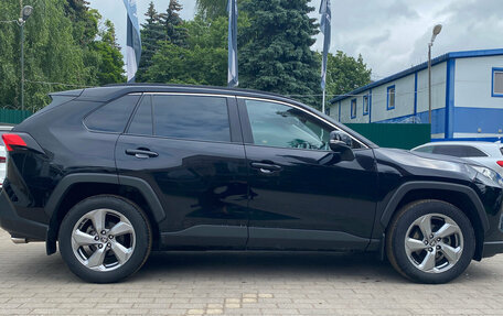 Toyota RAV4, 2021 год, 3 700 000 рублей, 8 фотография