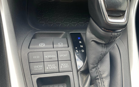 Toyota RAV4, 2021 год, 3 700 000 рублей, 19 фотография