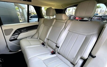 Land Rover Range Rover IV рестайлинг, 2025 год, 15 000 000 рублей, 16 фотография