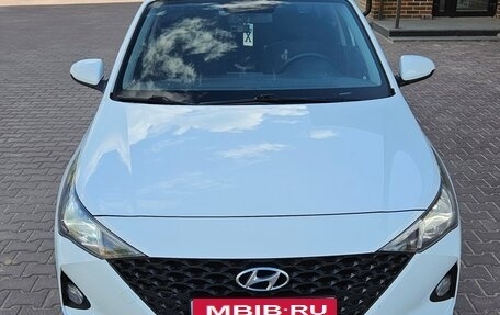 Hyundai Solaris II рестайлинг, 2020 год, 1 550 000 рублей, 2 фотография