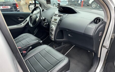 Toyota Yaris III рестайлинг, 2007 год, 480 000 рублей, 10 фотография