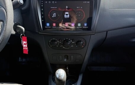 Renault Logan II, 2014 год, 585 000 рублей, 7 фотография