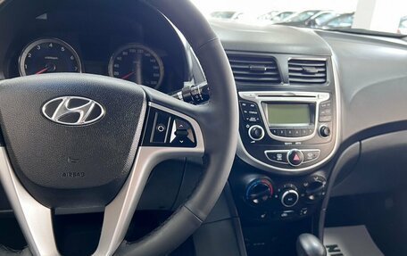 Hyundai Solaris II рестайлинг, 2013 год, 925 000 рублей, 16 фотография