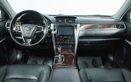 Toyota Camry, 2017 год, 2 289 000 рублей, 9 фотография