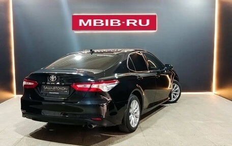 Toyota Camry, 2018 год, 2 150 000 рублей, 4 фотография