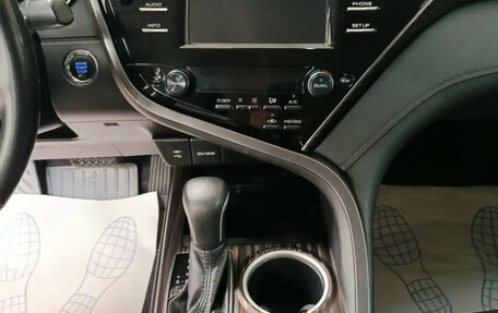 Toyota Camry, 2018 год, 2 150 000 рублей, 11 фотография