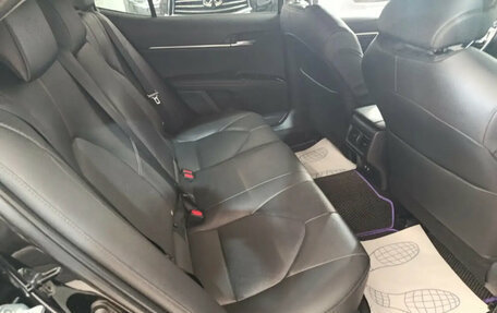 Toyota Camry, 2018 год, 2 150 000 рублей, 15 фотография