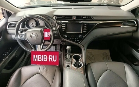 Toyota Camry, 2018 год, 2 150 000 рублей, 8 фотография