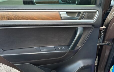 Volkswagen Touareg III, 2011 год, 2 150 000 рублей, 11 фотография