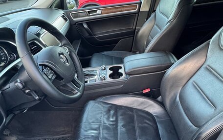 Volkswagen Touareg III, 2011 год, 2 150 000 рублей, 14 фотография