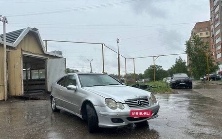 Mercedes-Benz C-Класс, 2004 год, 300 000 рублей, 3 фотография