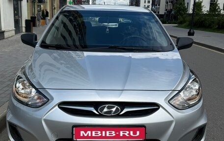 Hyundai Solaris II рестайлинг, 2011 год, 780 000 рублей, 6 фотография