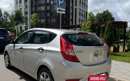 Hyundai Solaris II рестайлинг, 2011 год, 780 000 рублей, 3 фотография