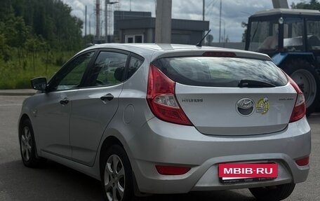 Hyundai Solaris II рестайлинг, 2011 год, 780 000 рублей, 15 фотография
