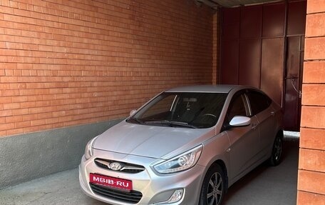 Hyundai Solaris II рестайлинг, 2013 год, 770 000 рублей, 2 фотография