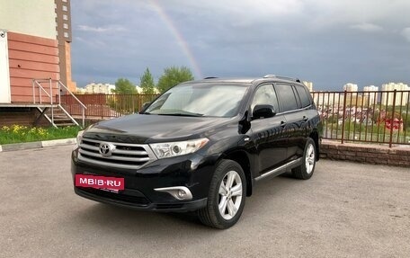 Toyota Highlander III, 2012 год, 1 549 000 рублей, 3 фотография