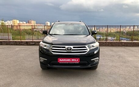 Toyota Highlander III, 2012 год, 1 549 000 рублей, 2 фотография