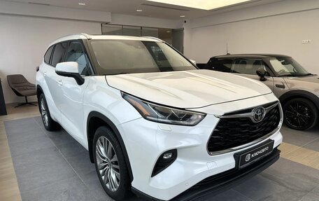 Toyota Highlander, 2021 год, 4 590 000 рублей, 3 фотография