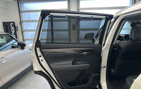Toyota Highlander, 2021 год, 4 590 000 рублей, 16 фотография
