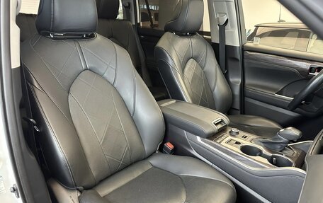 Toyota Highlander, 2021 год, 4 590 000 рублей, 18 фотография