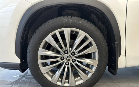 Toyota Highlander, 2021 год, 4 590 000 рублей, 23 фотография