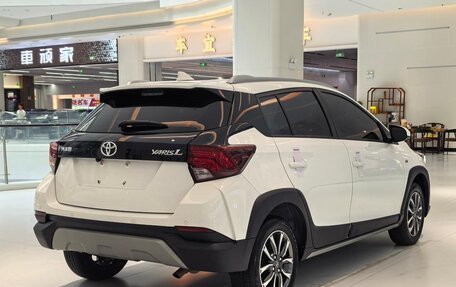 Toyota Yaris XP150 рестайлинг, 2023 год, 1 100 000 рублей, 8 фотография