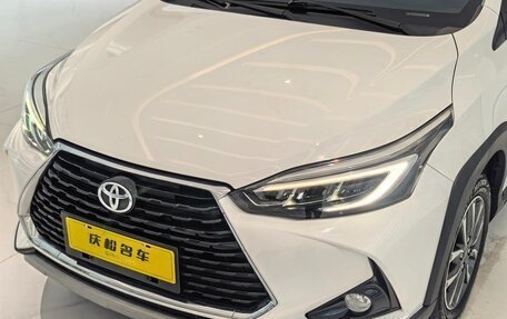 Toyota Yaris XP150 рестайлинг, 2023 год, 1 100 000 рублей, 9 фотография