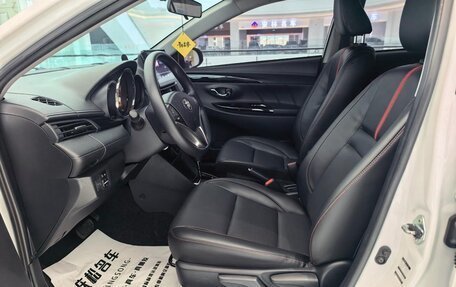 Toyota Yaris XP150 рестайлинг, 2023 год, 1 100 000 рублей, 11 фотография